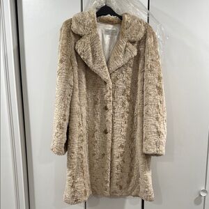 Fabulous Luxurious Faux Fur Coat in Cream